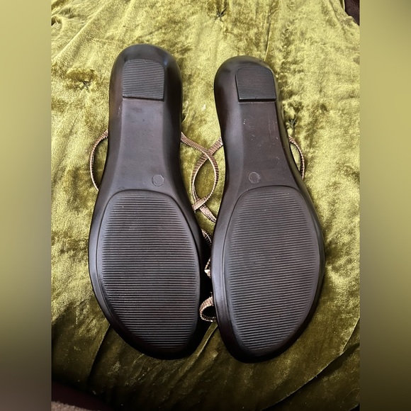 Women’s Size 10 Vero Cuoio Bronze Toe Sandals - Picture 4 of 4